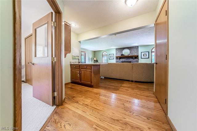6276 Coldstream, Highland Heights, OH 44143