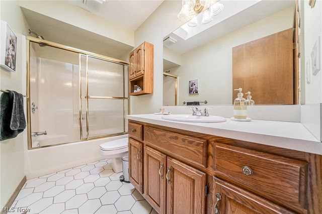 6276 Coldstream, Highland Heights, OH 44143