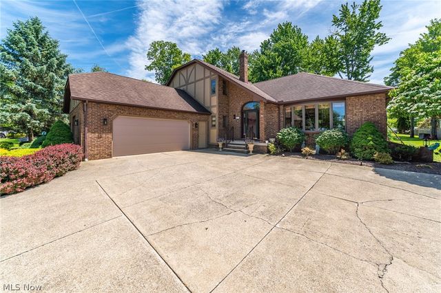 6276 Coldstream, Highland Heights, OH 44143