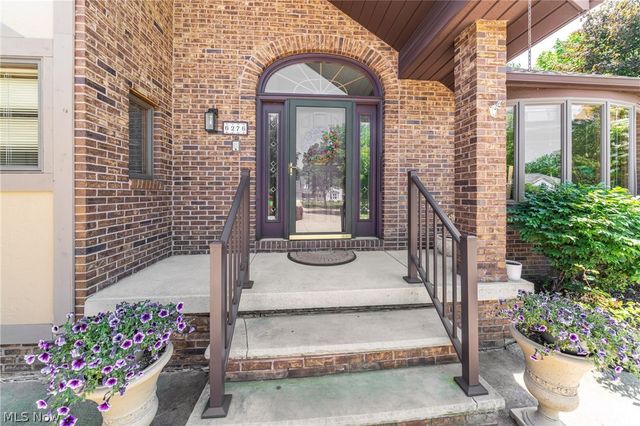 6276 Coldstream, Highland Heights, OH 44143