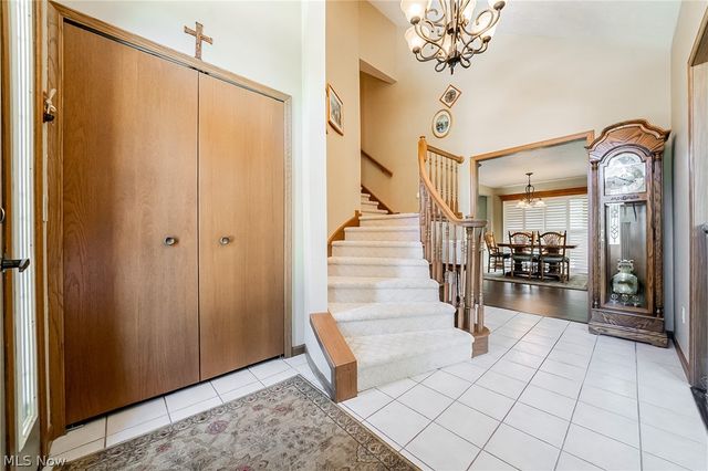 6276 Coldstream, Highland Heights, OH 44143