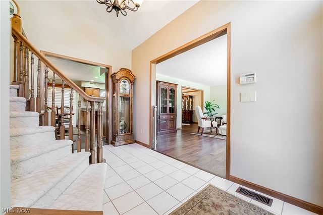 6276 Coldstream, Highland Heights, OH 44143