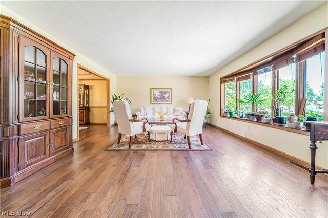 6276 Coldstream, Highland Heights, OH 44143