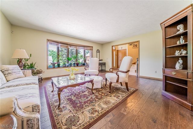 6276 Coldstream, Highland Heights, OH 44143