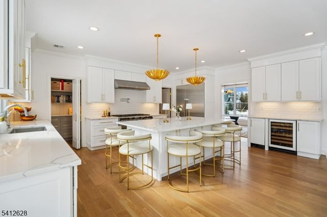 31 North Dr, Livingston Twp., NJ 07039