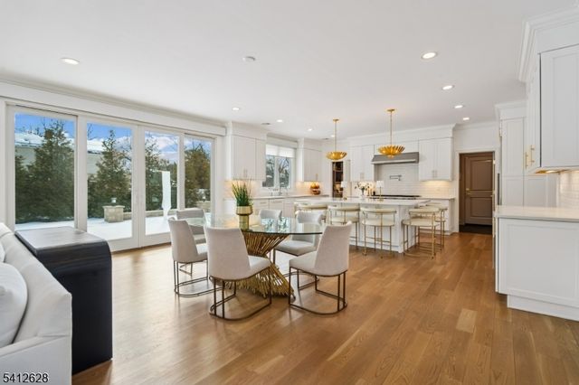 31 North Dr, Livingston Twp., NJ 07039