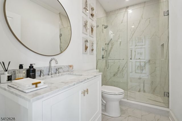 31 North Dr, Livingston Twp., NJ 07039