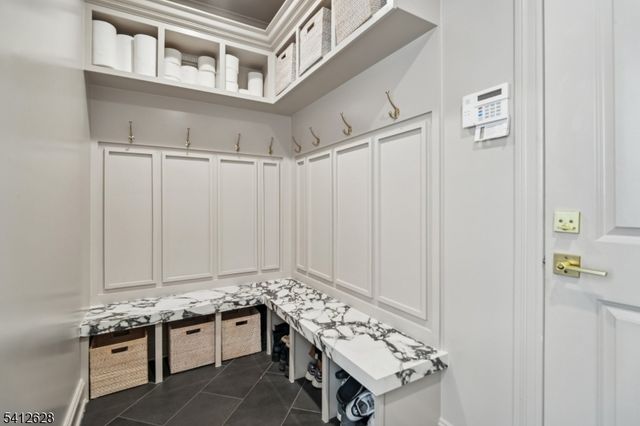 31 North Dr, Livingston Twp., NJ 07039