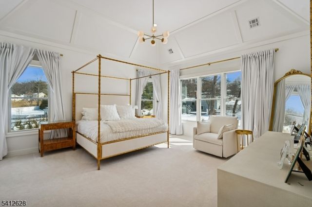 31 North Dr, Livingston Twp., NJ 07039