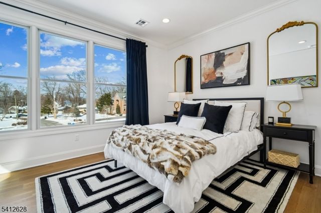 31 North Dr, Livingston Twp., NJ 07039