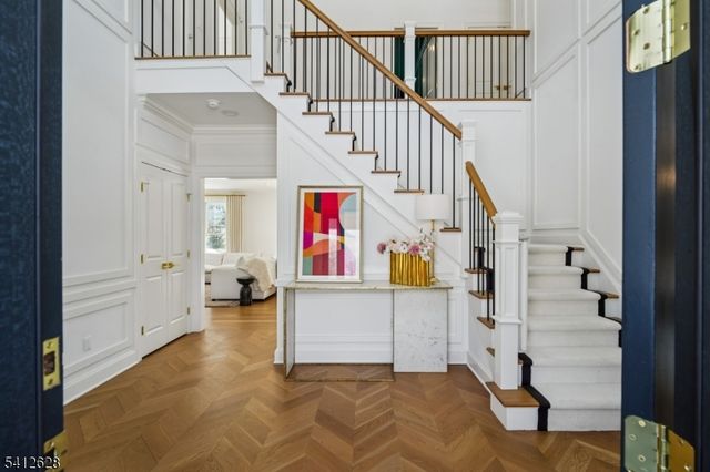 31 North Dr, Livingston Twp., NJ 07039