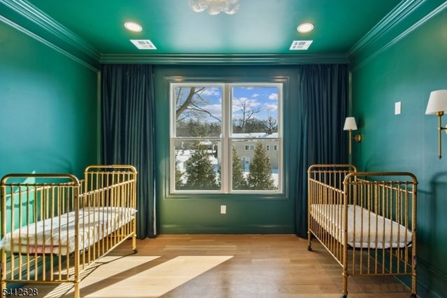 31 North Dr, Livingston Twp., NJ 07039