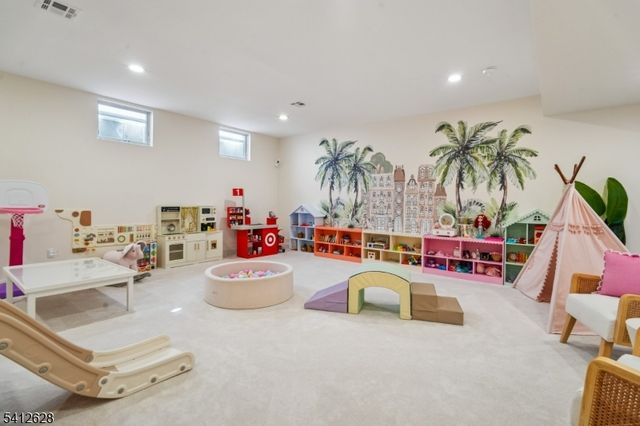 31 North Dr, Livingston Twp., NJ 07039