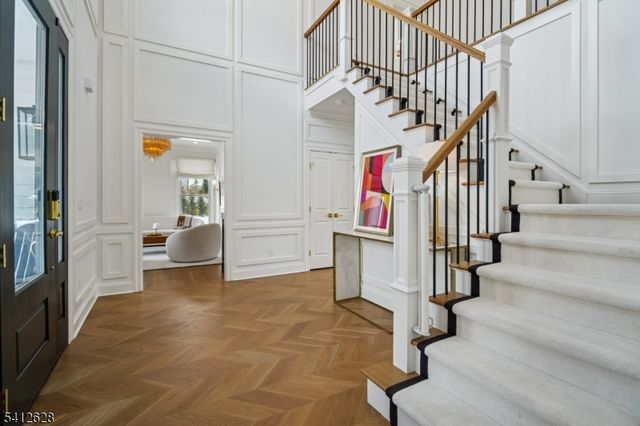 31 North Dr, Livingston Twp., NJ 07039