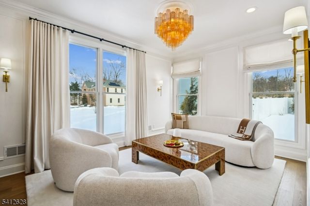 31 North Dr, Livingston Twp., NJ 07039