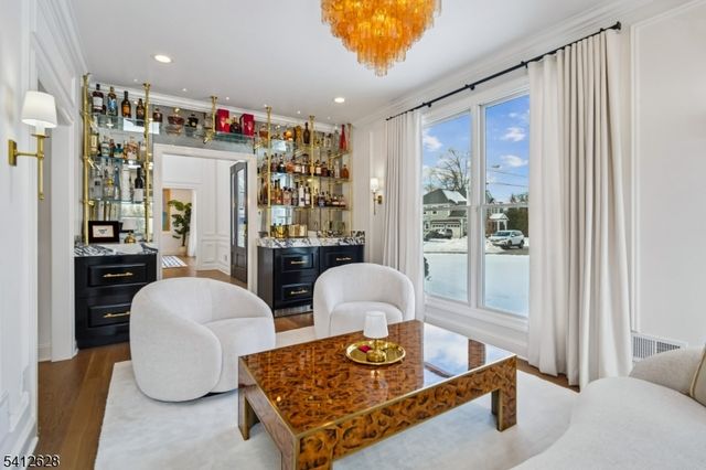 31 North Dr, Livingston Twp., NJ 07039