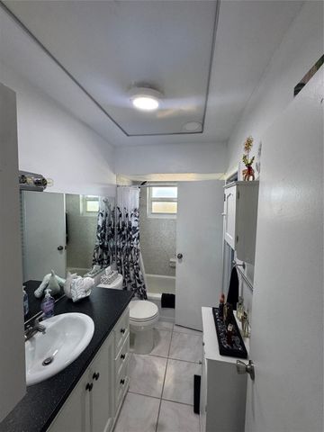 3431 NW 50th Avenue 305, Lauderdale Lakes, FL 33319