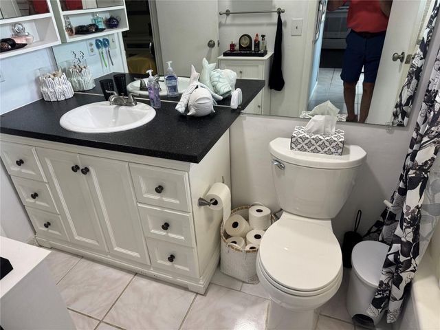 3431 NW 50th Avenue 305, Lauderdale Lakes, FL 33319