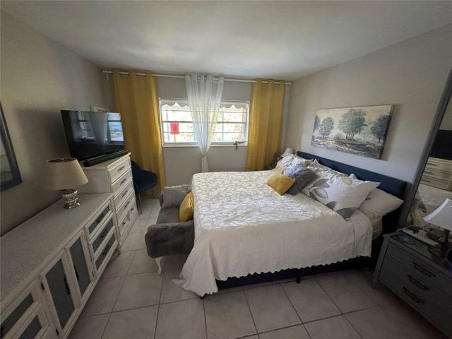 3431 NW 50th Avenue 305, Lauderdale Lakes, FL 33319