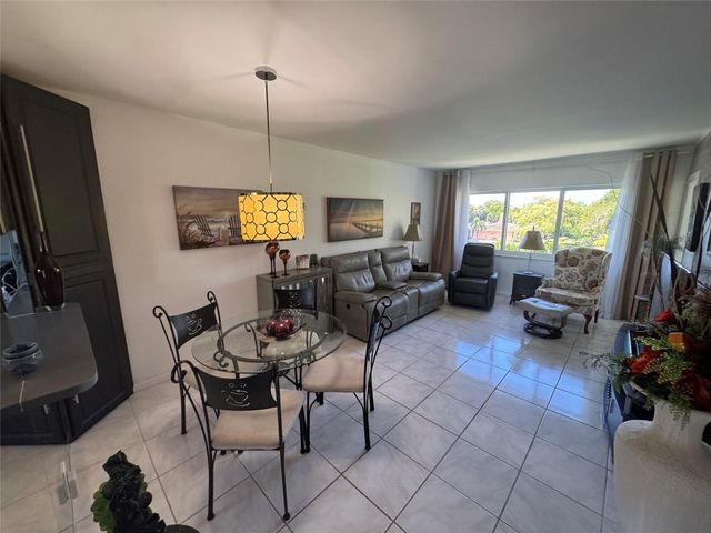 3431 NW 50th Avenue 305, Lauderdale Lakes, FL 33319