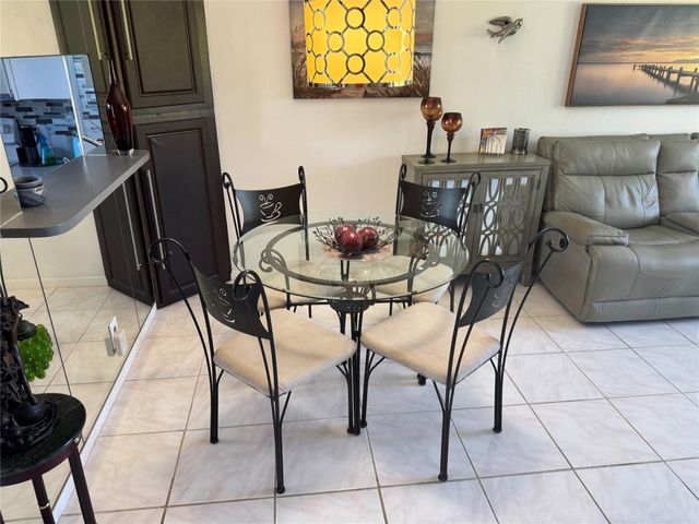 3431 NW 50th Avenue 305, Lauderdale Lakes, FL 33319