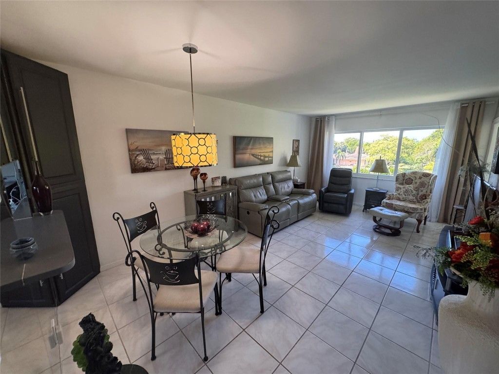 3431 NW 50th Avenue 305, Lauderdale Lakes, FL 33319