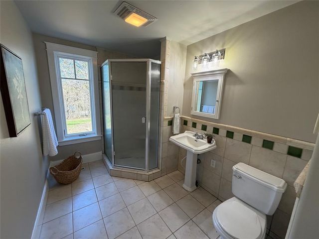 1527 Deerfield Road, Eau Claire, WI 54703