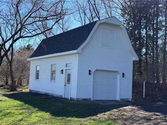 1527 Deerfield Road, Eau Claire, WI 54703