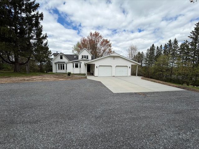 1527 Deerfield Road, Eau Claire, WI 54703