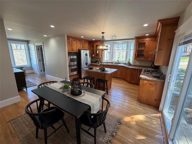1527 Deerfield Road, Eau Claire, WI 54703