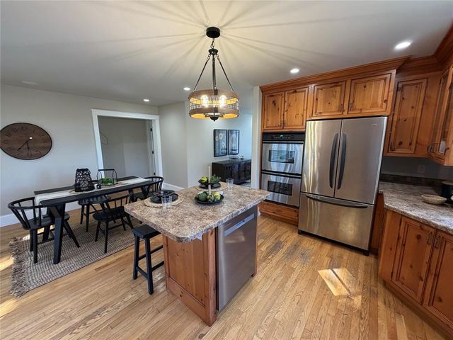 1527 Deerfield Road, Eau Claire, WI 54703