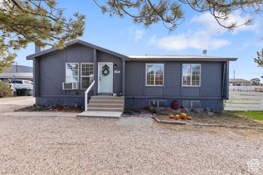 598 E BLUE SKY DR, Enoch, UT 84721