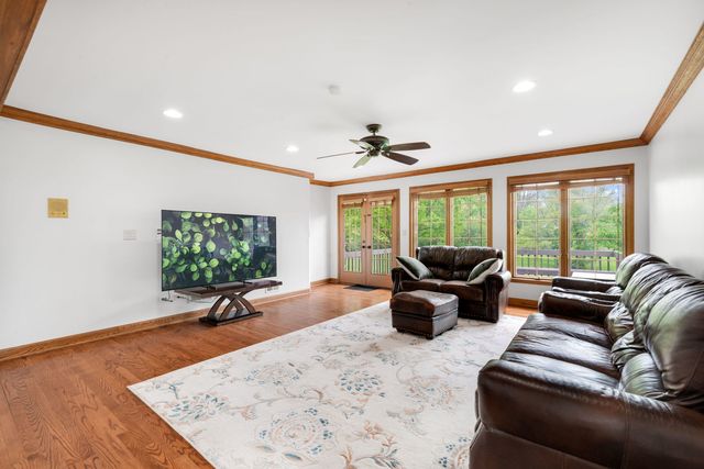 910 Red Fox Lane, Oak Brook, IL 60523