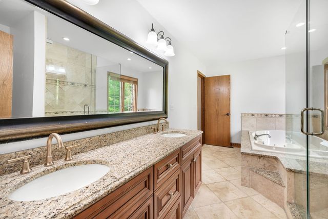 910 Red Fox Lane, Oak Brook, IL 60523