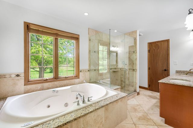 910 Red Fox Lane, Oak Brook, IL 60523