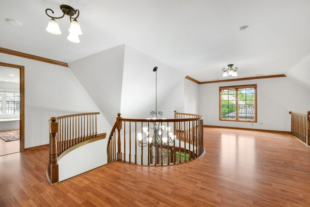 910 Red Fox Lane, Oak Brook, IL 60523