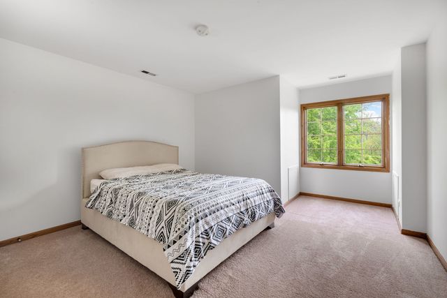 910 Red Fox Lane, Oak Brook, IL 60523