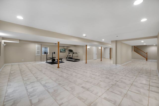910 Red Fox Lane, Oak Brook, IL 60523