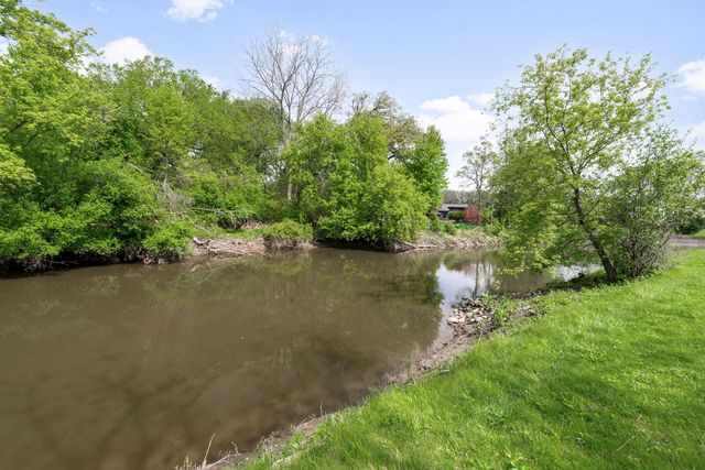 910 Red Fox Lane, Oak Brook, IL 60523