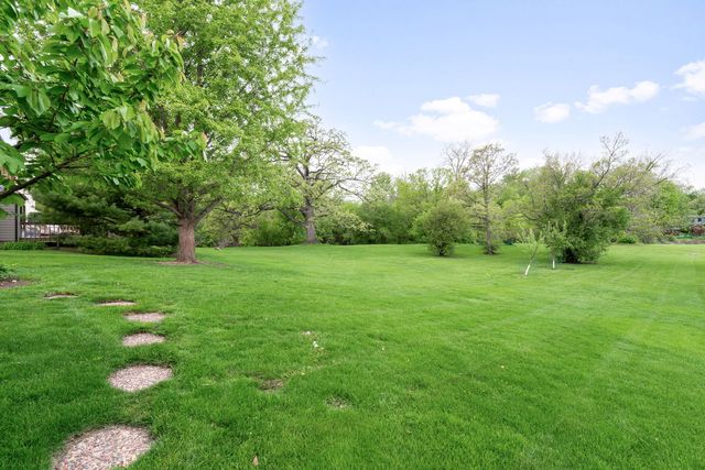 910 Red Fox Lane, Oak Brook, IL 60523