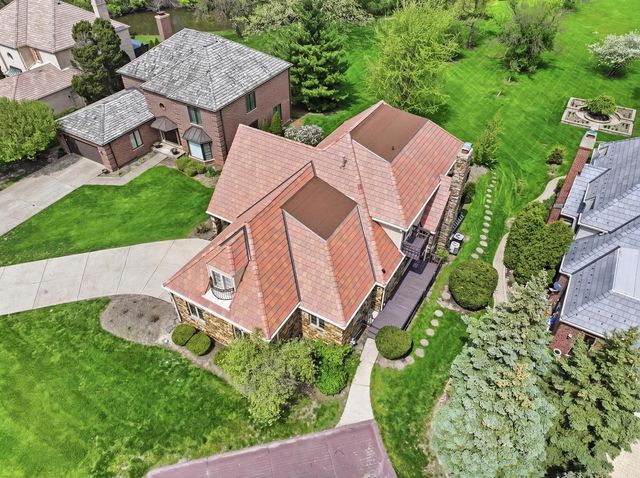 910 Red Fox Lane, Oak Brook, IL 60523