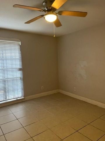 12500 Sandpiper Drive 195, Houston, TX 77035