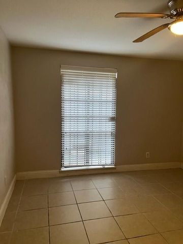 12500 Sandpiper Drive 195, Houston, TX 77035