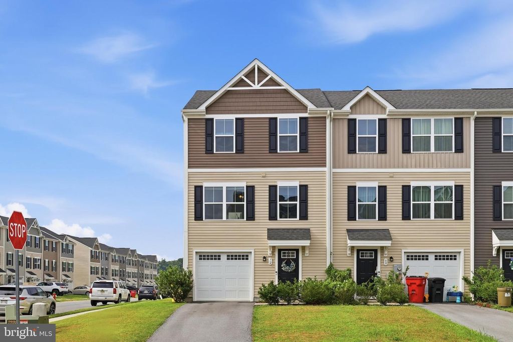 72 SNICKERS CT, Martinsburg, WV 25403