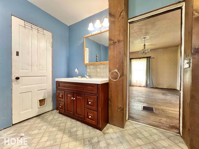 2687 N Geeck Road, Corunna, MI 48817