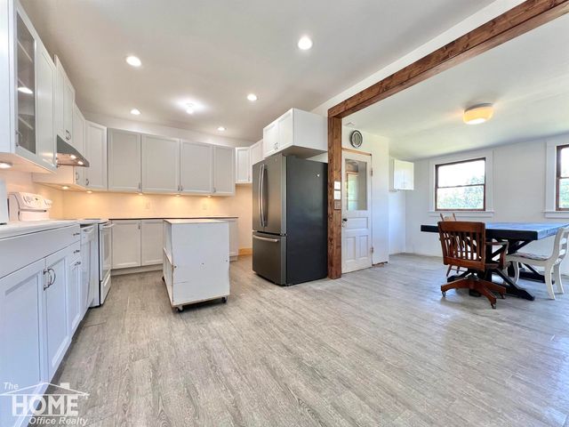 2687 N Geeck Road, Corunna, MI 48817