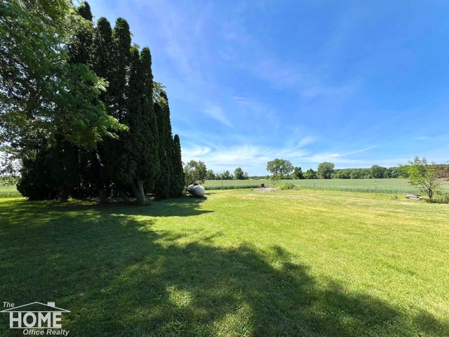 2687 N Geeck Road, Corunna, MI 48817