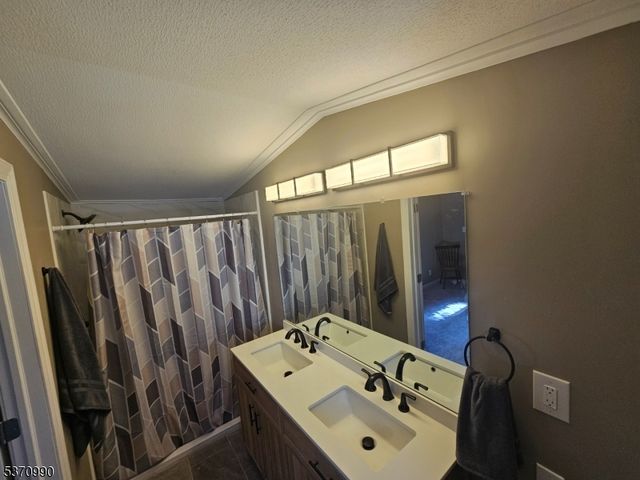 10 Clover Lane, White Twp., NJ 07823