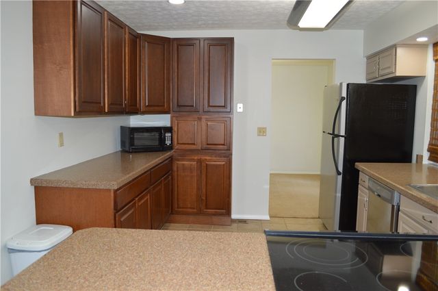 1280 Kentshire Drive, Centerville, OH 45459