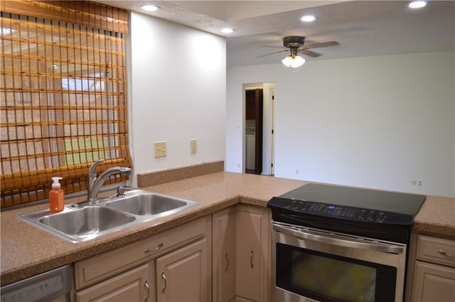 1280 Kentshire Drive, Centerville, OH 45459